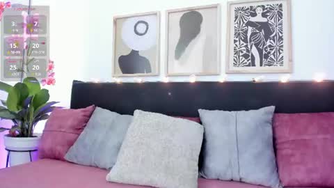 pauline_peach_ online show from July 19, 4:31 pm