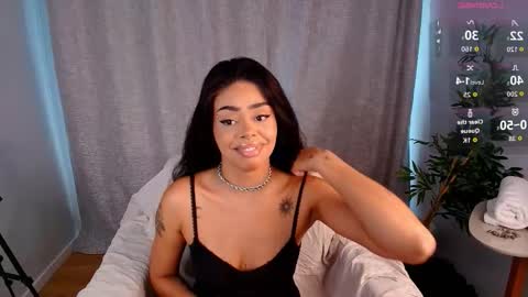 paulinne_clark online show from March 18, 7:30 pm