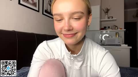 Lola online show from October 21, 1:26 pm