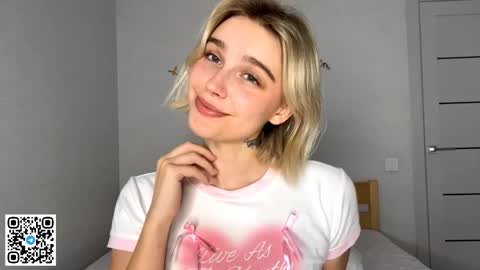 Lola online show from December 4, 3:35 pm