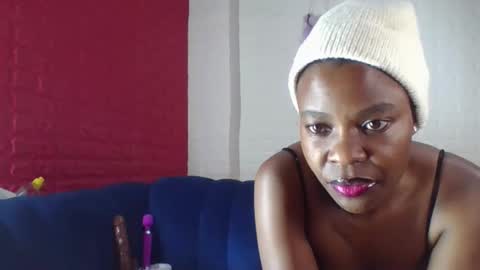 peach_melbah online show from May 23, 6:34 am