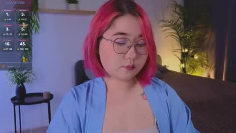 Snapshot of peach_shy chatting on September 30, 7:25 am Lilian online show from September 30, 7:25 am