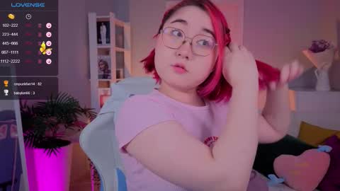 Snapshot of peach_shy chatting on September 26, 7:28 am Lilian online show from September 26, 7:28 am