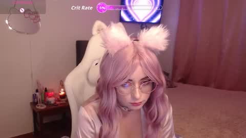 peacherry_ online show from November 19, 12:32 am