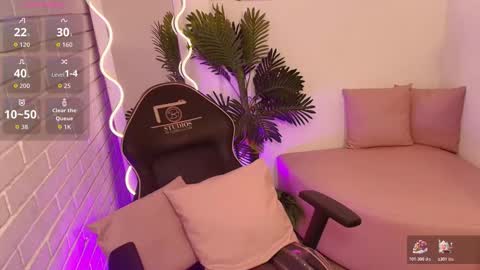 peachy_tay online show from December 16, 11:49 am