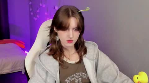 Snapshot of peachymaybe chatting on October 7, 1:21 am Peachy not a bb baby love or something Please call me Peachy online show from October 7, 1:21 am