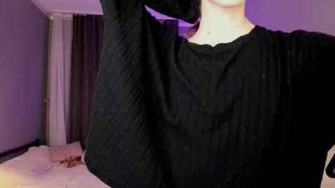 Snapshot of peachymaybe chatting on October 15, 1:08 am Peachy not a bb baby love or something Please call me Peachy online show from October 15, 1:08 am
