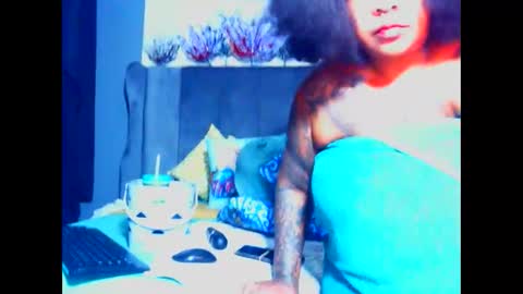 Snapshot of pearlblu38 chatting on September 17, 7:56 pm Pearl online show from September 17, 7:56 pm