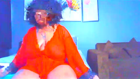 Snapshot of pearlblu38 chatting on February 1, 4:14 am Pearl online show from February 1, 4:14 am