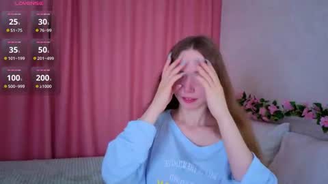 pearly_peach_ online show from July 17, 12:15 am