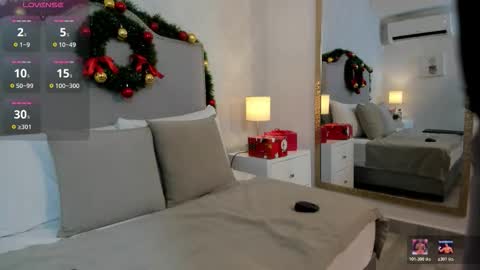 penelopeowenn online show from December 18, 3:11 am