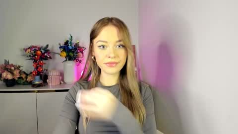 Cindy online show from December 19, 6:38 am