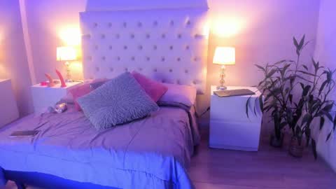 Snapshot of perla_giraldo chatting on September 22, 12:14 pm PERLA online show from September 22, 12:14 pm
