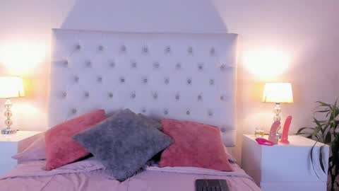 Snapshot of perla_giraldo chatting on September 25, 12:37 pm PERLA online show from September 25, 12:37 pm