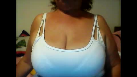 Snapshot of perlita070822 chatting on January 1, 6:58 am perlita070822 online show from January 1, 6:58 am
