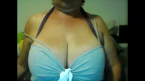 Snapshot of perlita070822 chatting on February 14, 5:09 am perlita070822 online show from February 14, 5:09 am