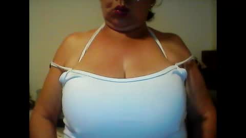 Snapshot of perlita070822 chatting on February 24, 5:19 am perlita070822 online show from February 24, 5:19 am