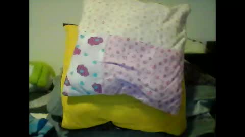 Snapshot of perlita070822 chatting on February 22, 4:29 am perlita070822 online show from February 22, 4:29 am