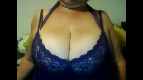 Snapshot of perlita070822 chatting on February 23, 4:55 am perlita070822 online show from February 23, 4:55 am