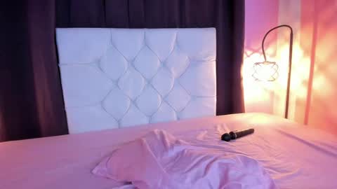Marie online show from May 31, 1:39 pm