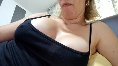 Lisa -  online show from November 15, 11:11 am