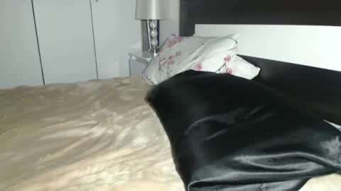 Snapshot of petite_danielle chatting on October 15, 11:40 pm petite_danielle online show from October 15, 11:40 pm