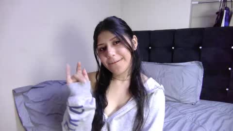 petite paola online show from December 10, 1:00 am