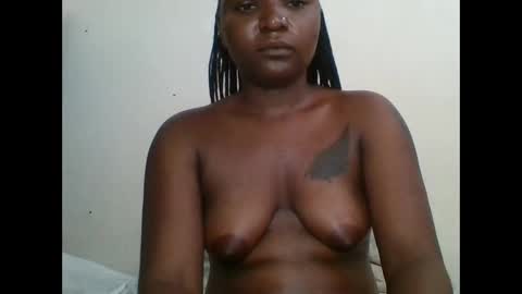 petite_shan online show from January 14, 7:57 am