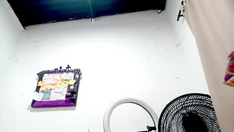 danna online show from November 5, 4:07 am