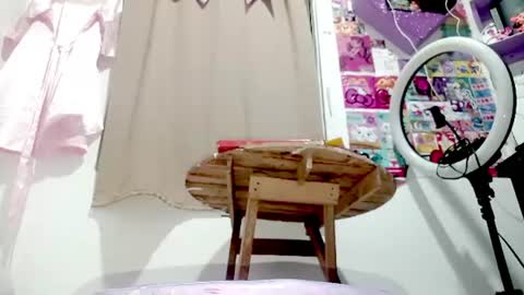 danna online show from July 11, 8:14 am