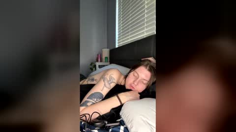 I am very new and dont know what im doing lol online show from May 27, 11:35 pm