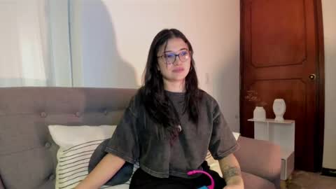 Sofa online show from June 12, 11:13 pm