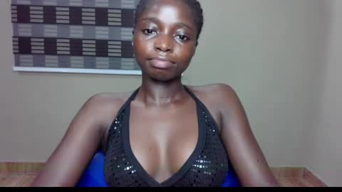petitexxebony online show from June 7, 11:44 pm
