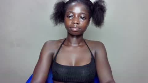 petitexxebony online show from July 28, 10:20 pm