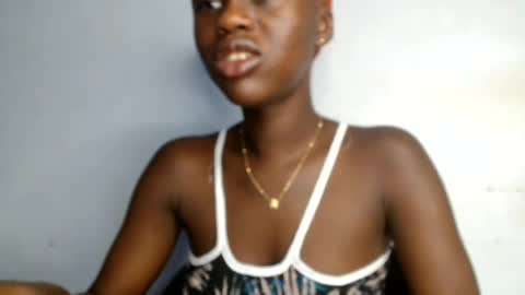 petitgirl88 online show from July 27, 8:22 am
