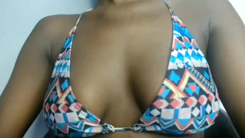 petitgirl88 online show from June 27, 9:10 am