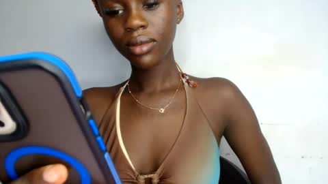 petitgirl88 online show from July 25, 7:48 am