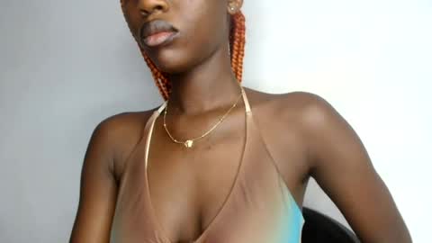 petitgirl88 online show from July 23, 7:38 am