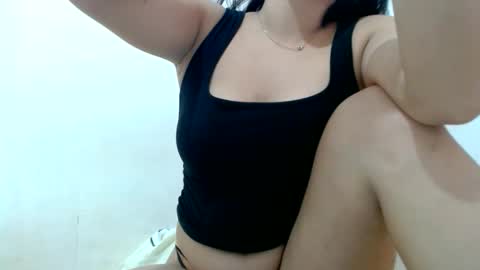 petty_yumii online show from June 11, 3:25 am