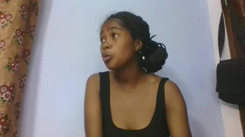 phania185885 online show from April 13, 10:16 am