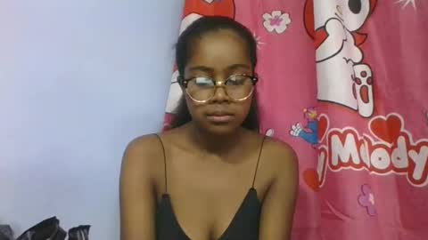 phania185885 online show from May 3, 8:50 am