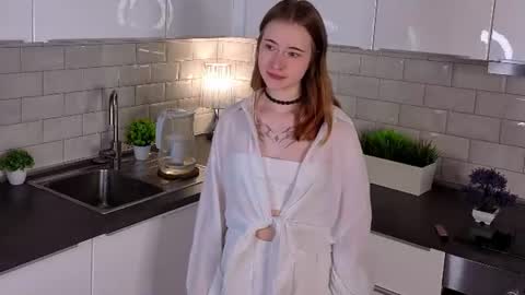 Louise online show from August 3, 3:39 pm