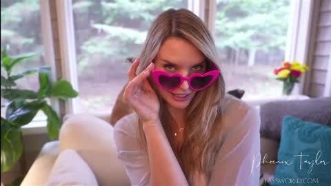 PHOENIX TAYLOR online show from May 2, 11:52 pm