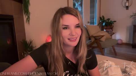 PHOENIX TAYLOR online show from May 8, 2:26 am