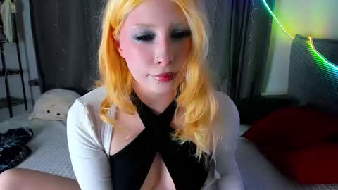 Phoenixvale Pls follow me online show from February 9, 3:03 pm