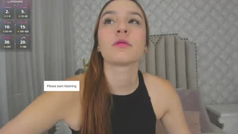 Snapshot of pia_johnson_ chatting on February 6, 11:53 am online show from February 6, 11:53 am