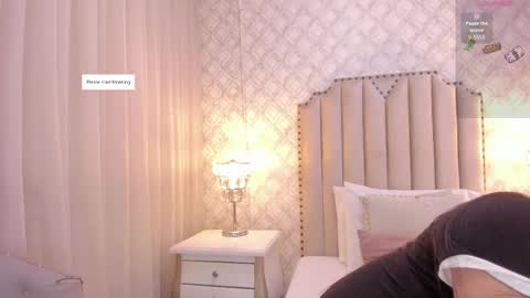 Snapshot of pia_johnson_ chatting on September 10, 11:43 am online show from September 10, 11:43 am