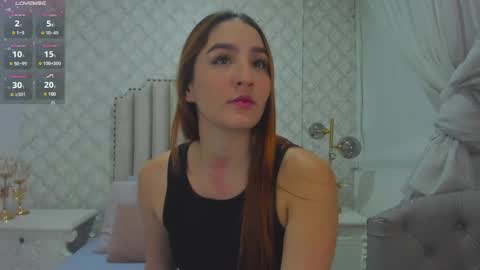 Snapshot of pia_johnson_ chatting on February 11, 11:31 am online show from February 11, 11:31 am