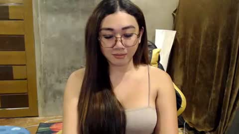 Pia online show from October 21, 1:15 pm