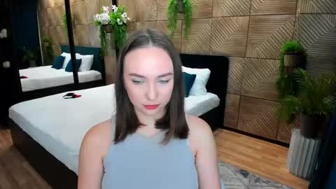 Emelie online show from October 5, 10:20 am